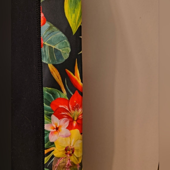 Fit Bit Brand New With Tags Black Leggings With Bright Floral Accents! - Picture 5 of 7